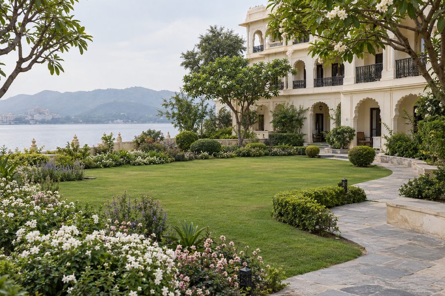 Concept: courtyard lawn and shrub borders