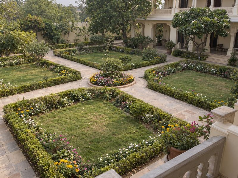 Scheme study: four-quarter charbagh parterre with low hedging